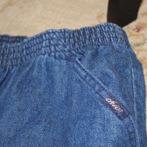 Vintage Ladies  Chic Jeans Size 14 Average